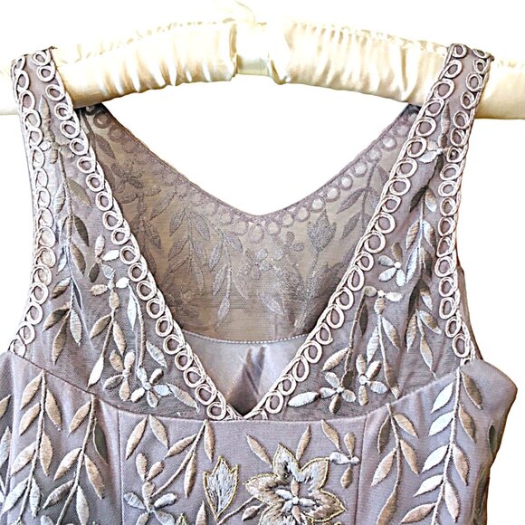NEW Sue Wong Dress Embroidered V-neck Floral Platinum Silver Bra Nocturne Size 2 - Picture 4 of 16